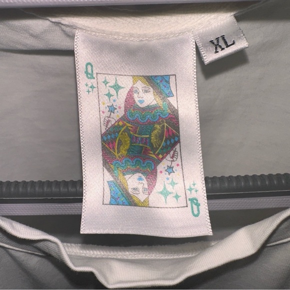 QUEEN OF SPARKLES White T-Shirt w/ Red Sequin & rhinestone Helmet Design - Picture 4 of 5